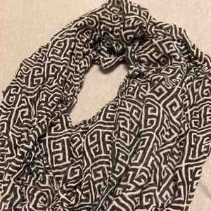Infinity scarf
